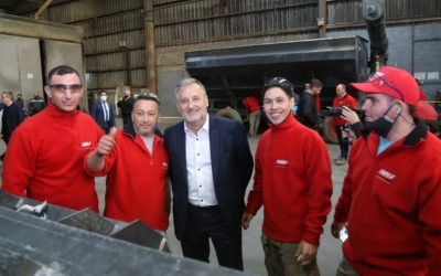 Lewandowski recorrió la planta industrial de Máquinas Ombú