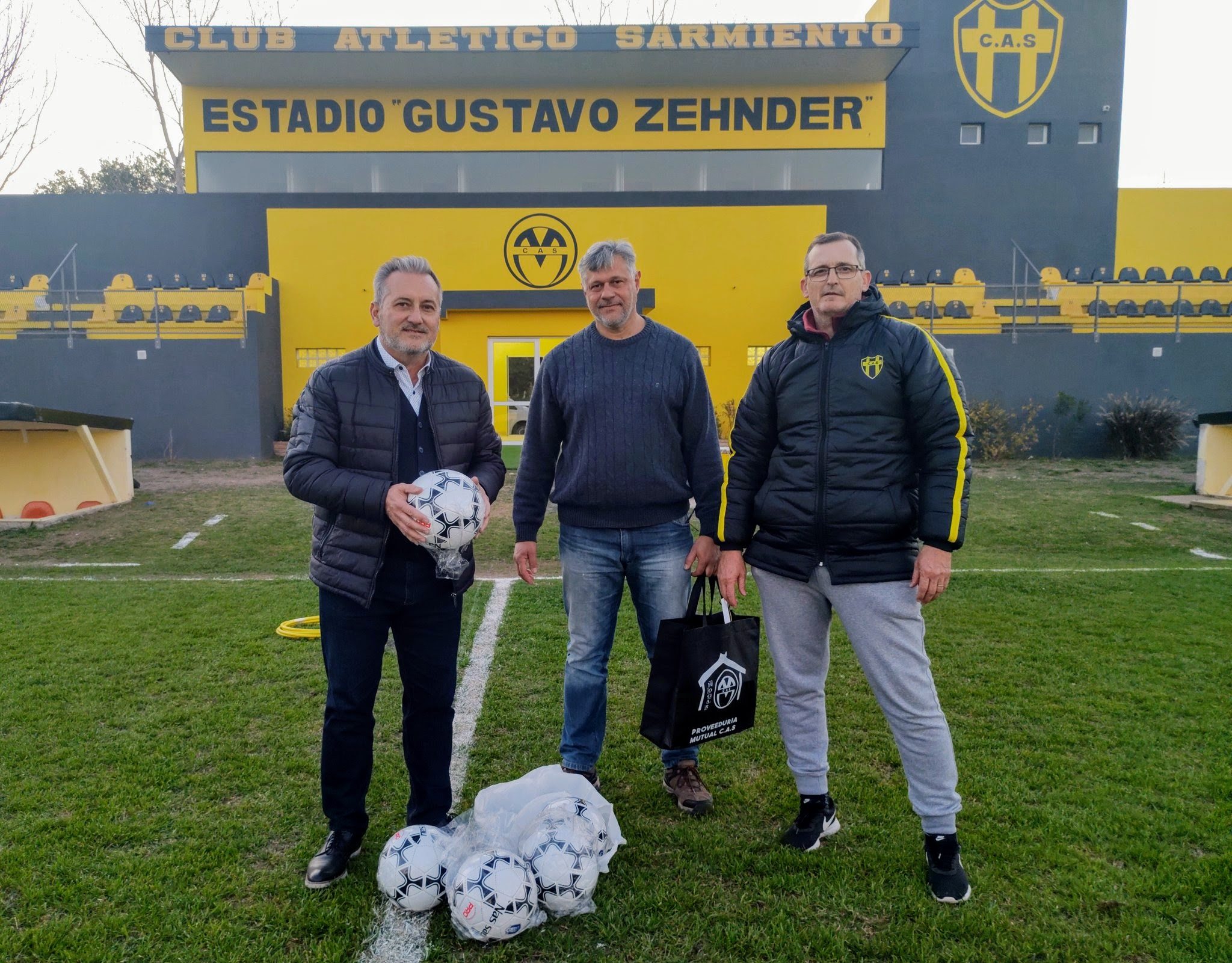 Lewandowski visitó el Club Sarmiento de Humboldt - Marcelo Lewandowski